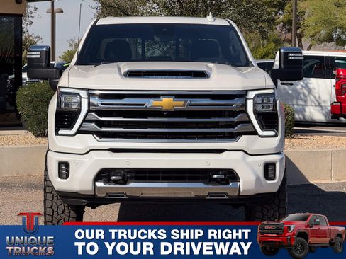 Used 2024 Chevrolet Silverado 2500 High Country w/ Technology Package image 2