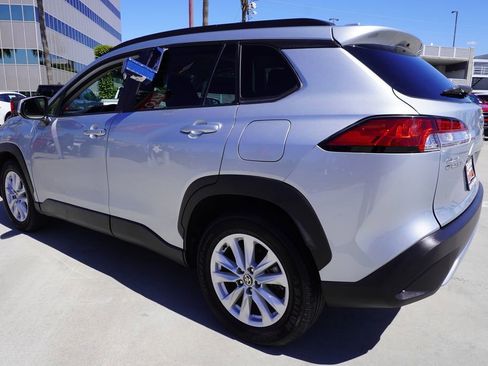 Certified 2024 Toyota Corolla Cross LE AWD/4WD image 5