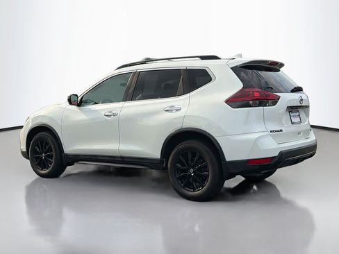 Used 2018 Nissan Rogue SV AWD/4WD image 4