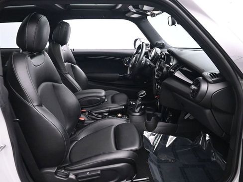 Used 2018 MINI Cooper S image 16
