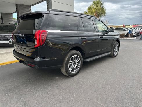 Certified 2025 Ford Expedition Active image 4