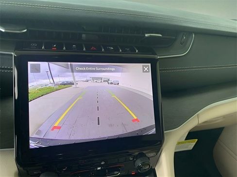 Used 2025 Jeep Grand Cherokee Limited image 67