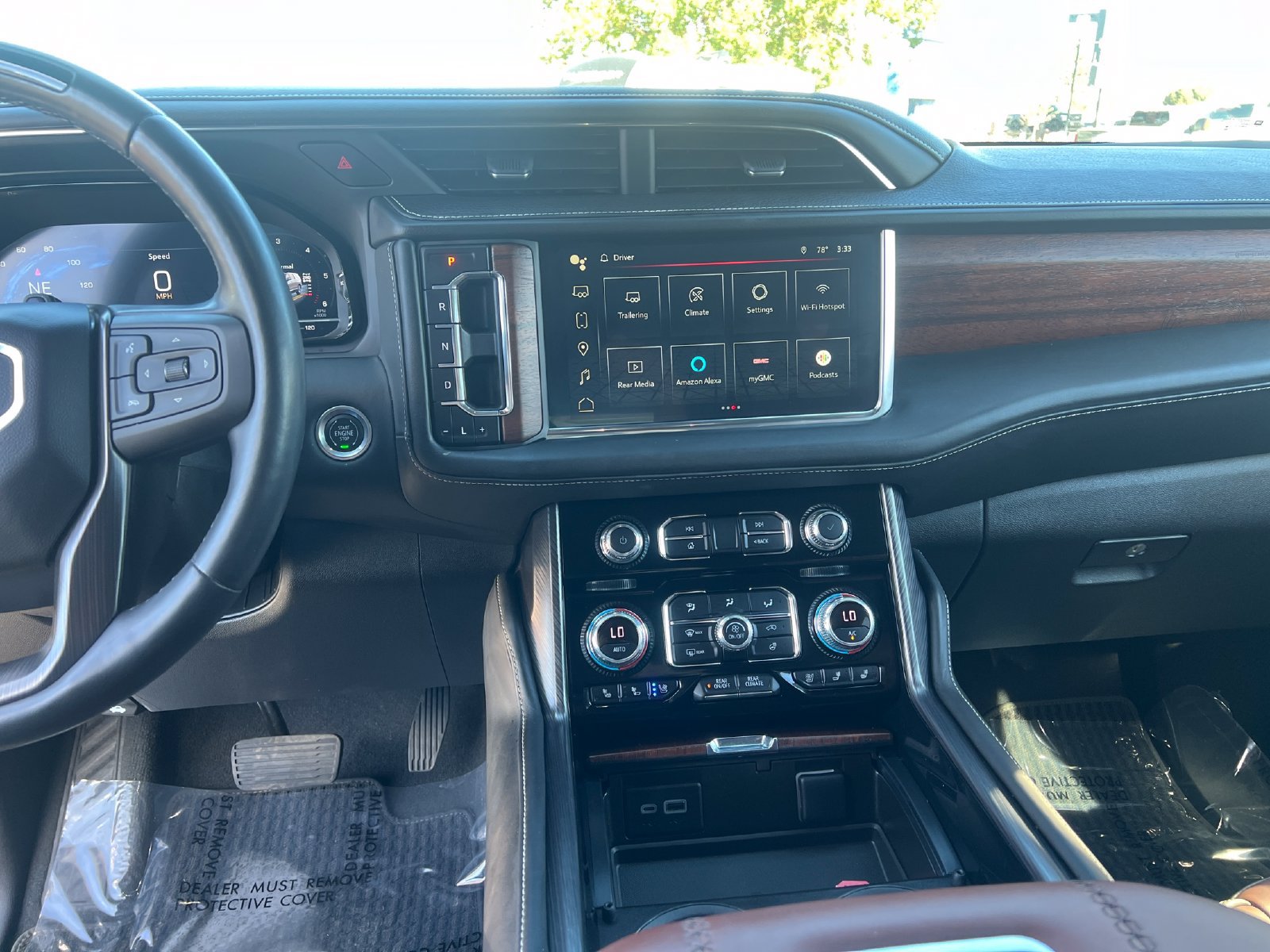 Used 2023 GMC Yukon Denali Ultimate AWD/4WD image 15