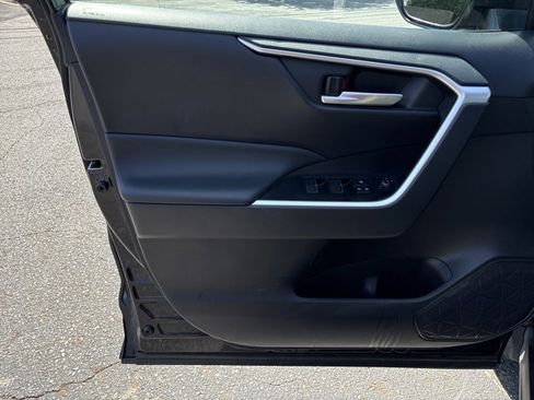 Used 2025 Toyota RAV4 XLE FWD image 10