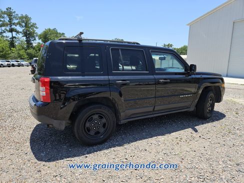 Used 2016 Jeep Patriot Sport FWD image 7