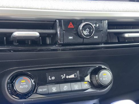 Used 2026 Nissan Kicks SV w/ Charging Package FWD image 19