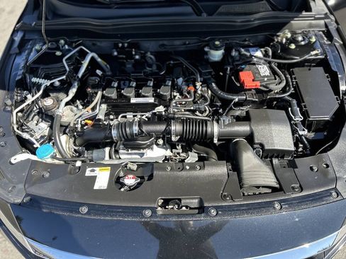 Used 2018 Honda Accord Touring image 22