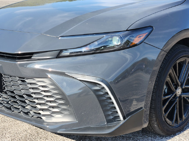 Used 2025 Toyota Camry SE w/ Convenience Package FWD image 7