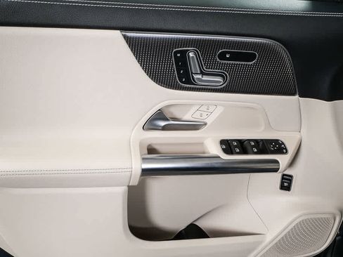 Used 2022 Mercedes-Benz GLA 250 image 11