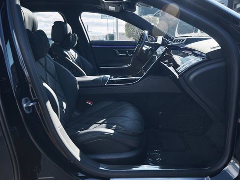 Used 2025 Mercedes-Benz Maybach S 580 4MATIC image 15