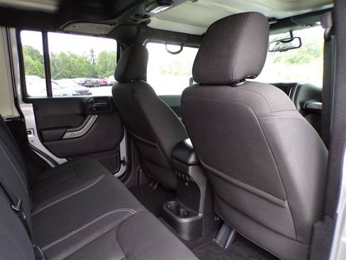 Used 2015 Jeep Wrangler Unlimited Sport w/ Quick Order Package 24S AWD/4WD image 24