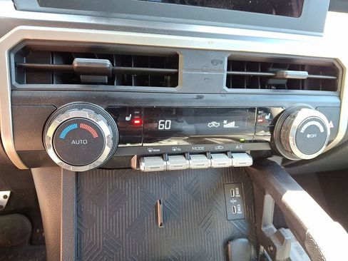 Used 2025 Toyota Tacoma TRD Sport AWD/4WD image 13