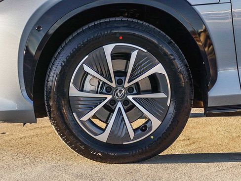 Used 2023 Lexus RZ 450e Premium image 9