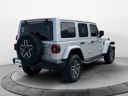 Used 2024 Jeep Wrangler Unlimited Sahara w/ Technology Group AWD/4WD image 3