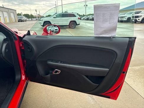 Used 2018 Dodge Challenger R/T w/ Driver Convenience Group RWD image 22