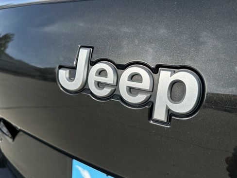 Used 2024 Jeep Grand Cherokee L Limited w/ Luxury Tech Group II AWD/4WD image 32