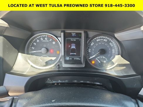 Used 2021 Toyota Tacoma TRD Off-Road w/ Technology Package AWD/4WD image 2