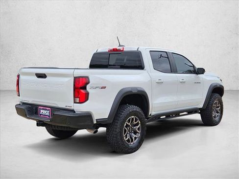 Used 2025 Chevrolet Colorado ZR2 w/ Technology Package AWD/4WD image 5