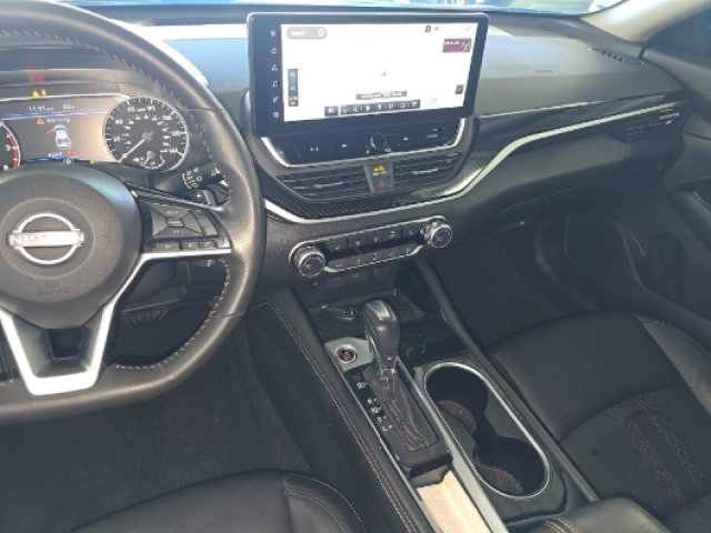 Used 2023 Nissan Altima 2.5 SR w/ SR Premium Package FWD image 12