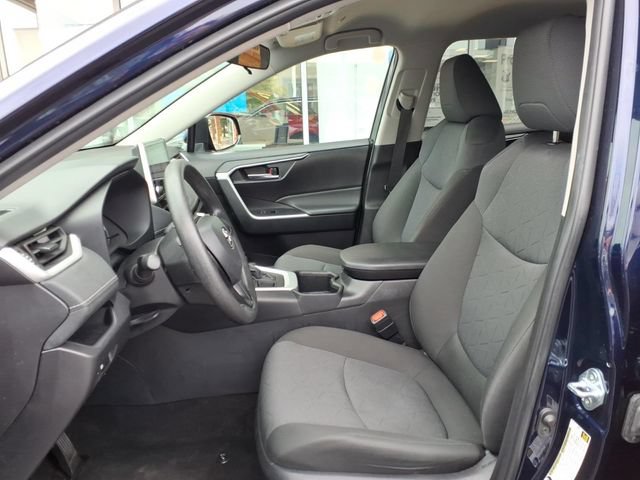 Used 2025 Toyota RAV4 XLE AWD/4WD image 2