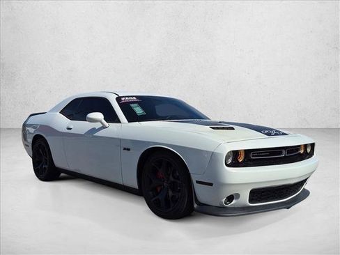 Used 2015 Dodge Challenger R/T Plus RWD image 3