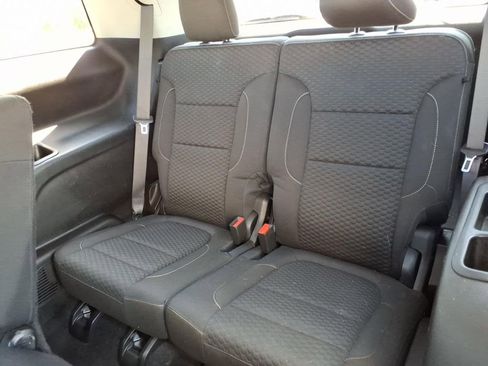 Used 2019 GMC Acadia SLE image 6