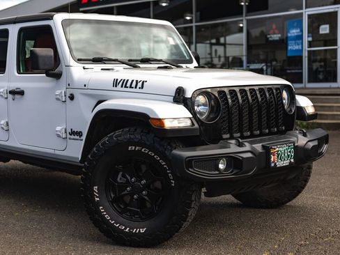 Used 2021 Jeep Gladiator Willys image 3