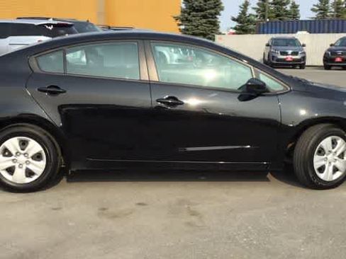 Used 2018 Kia Forte LX image 10