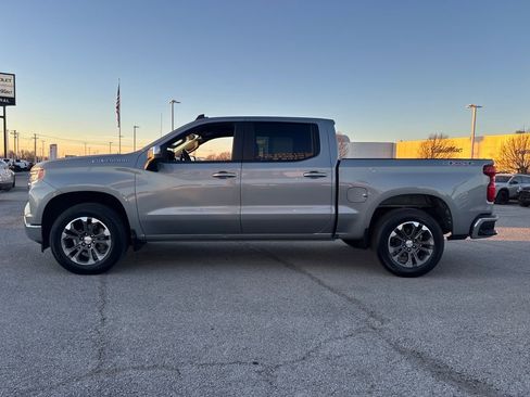 Used 2025 Chevrolet Silverado 1500 LT image 3