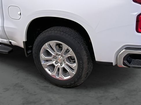 Used 2024 Chevrolet Silverado 1500 LTZ w/ Z71 Off-Road Package AWD/4WD image 9
