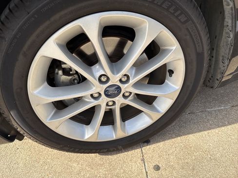 Used 2019 Ford Fusion SE image 8