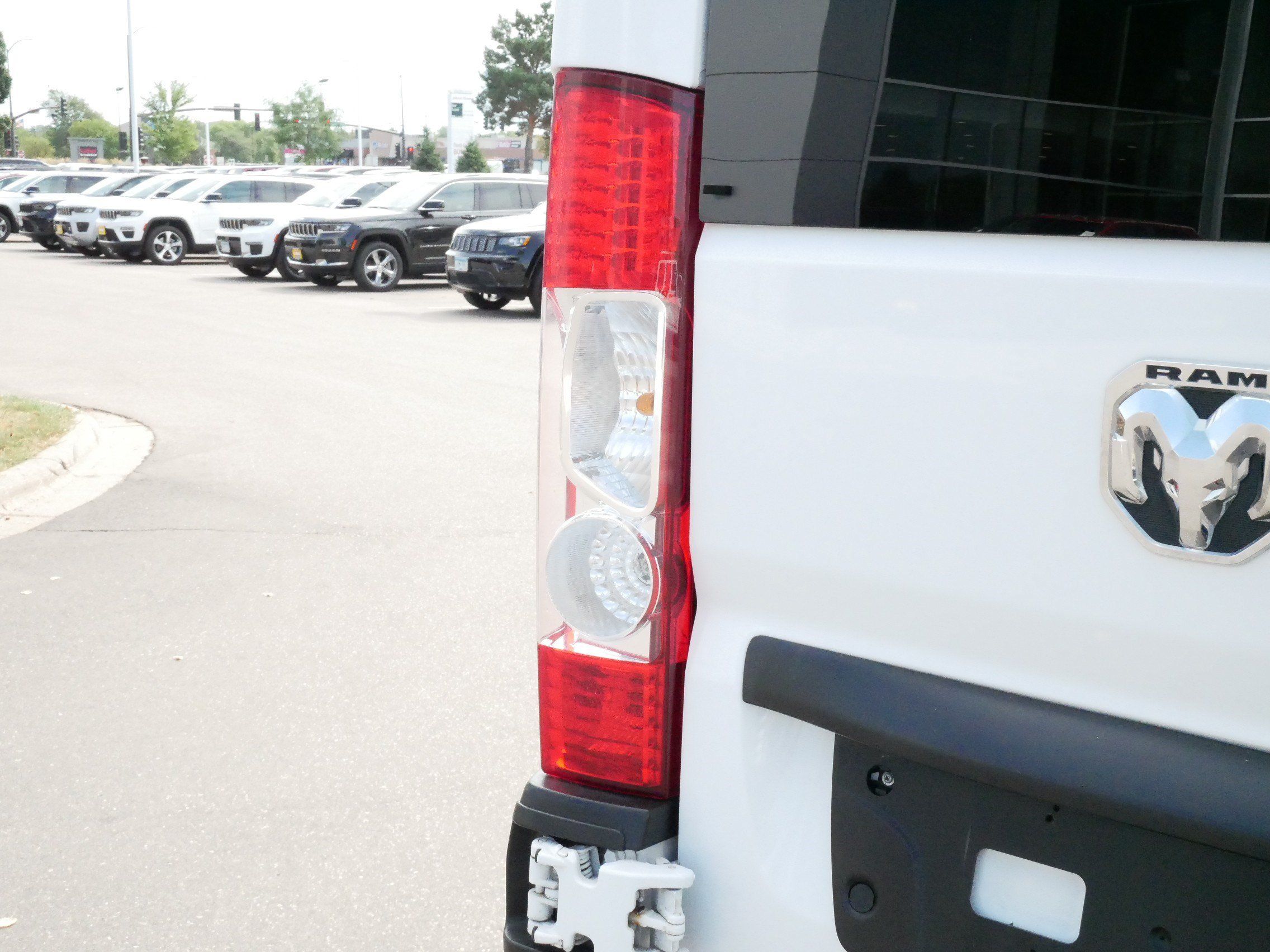 Used 2023 RAM ProMaster 2500 FWD image 17