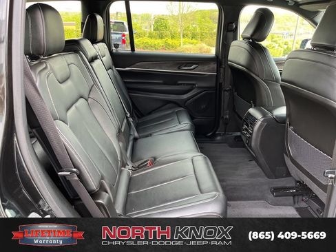 Used 2025 Jeep Grand Cherokee L Limited AWD/4WD image 24