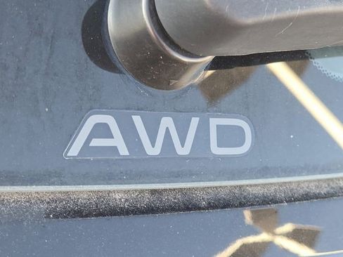 Used 2023 Honda HR-V LX image 10