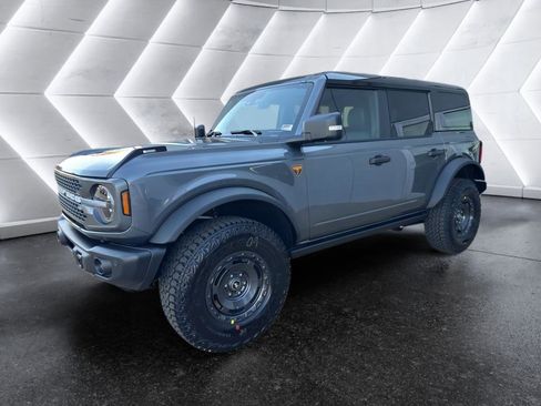 New 2025 Ford Bronco Badlands image 3