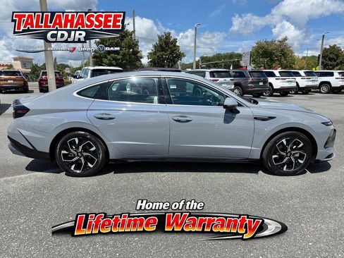 Used 2024 Hyundai Sonata SEL FWD image 2