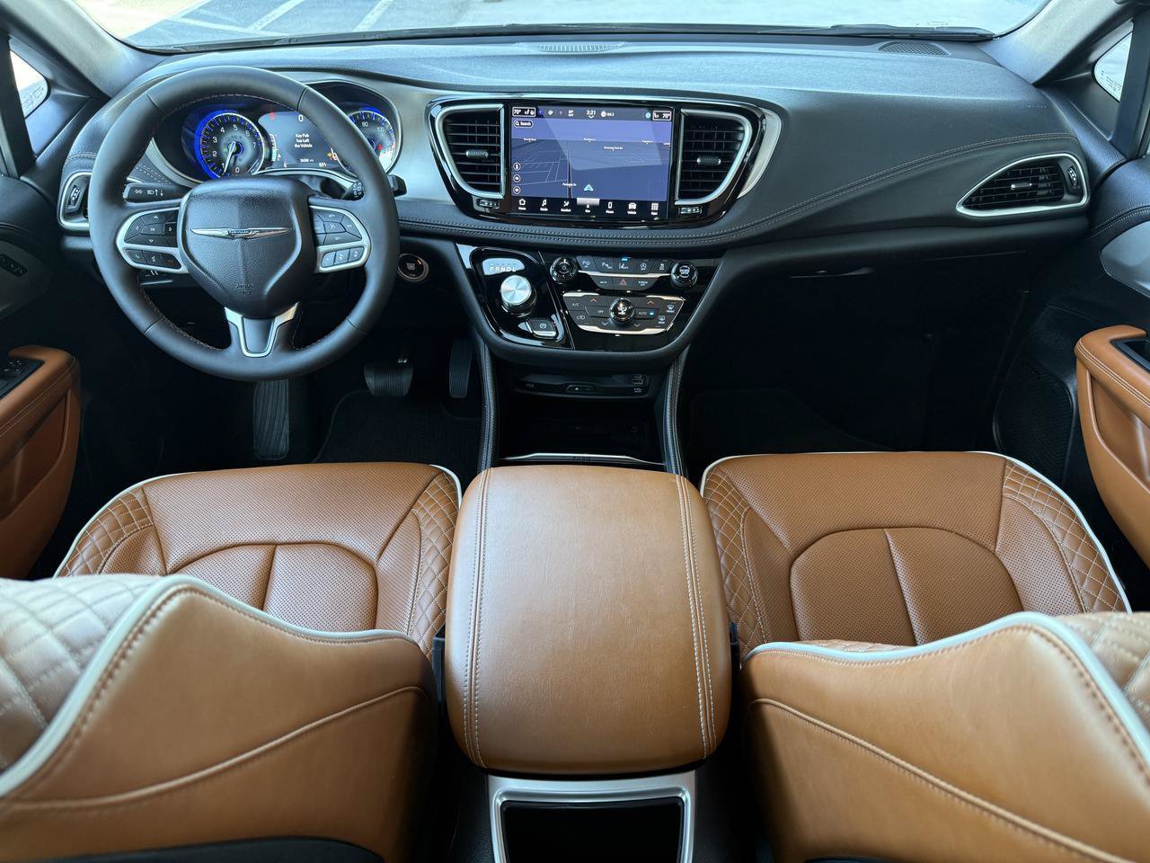 Used 2024 Chrysler Pacifica Pinnacle FWD image 30