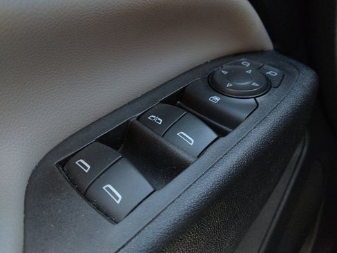 Used 2021 Chevrolet Equinox LS w/ LS Convenience Package FWD image 27