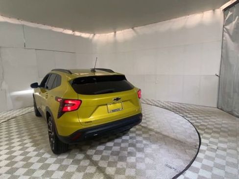 Used 2024 Chevrolet Trax RS w/ Driver Confidence Package image 9