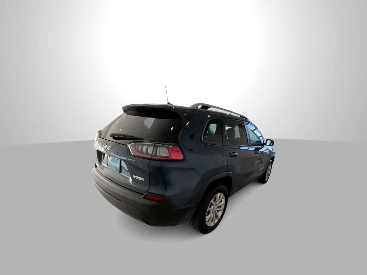 Used 2021 Jeep Cherokee Latitude AWD/4WD image 8