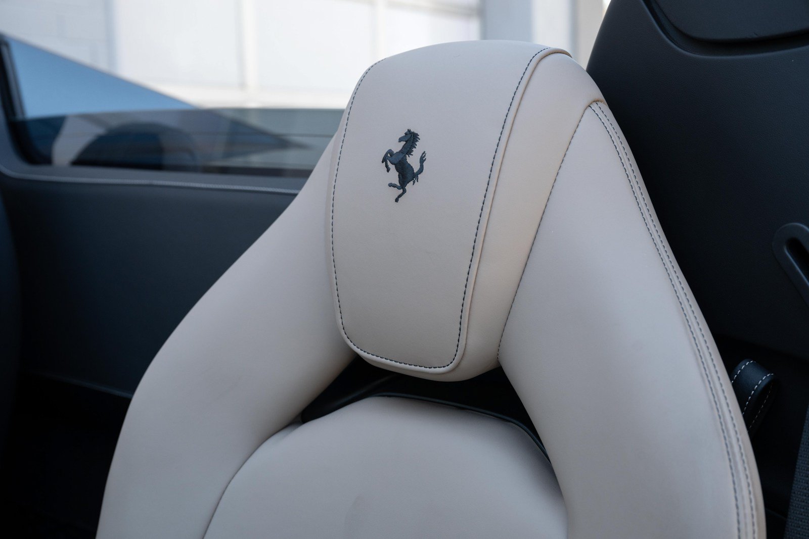 Used 2023 Ferrari F8 Tributo RWD image 53