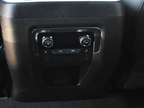 Used 2025 Chevrolet Tahoe High Country AWD/4WD image 11