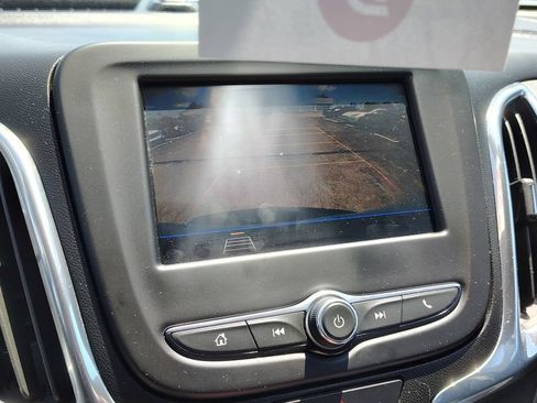 Used 2021 Chevrolet Equinox LT AWD/4WD image 14