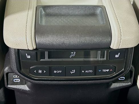 Used 2024 Toyota Grand Highlander AWD Hybrid image 24