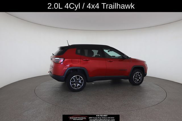 Used 2025 Jeep Compass Trailhawk AWD/4WD image 21