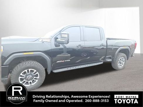 Used 2021 GMC Sierra 2500 AT4 image 1
