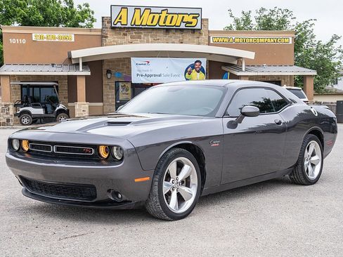 Used 2016 Dodge Challenger R/T Plus RWD image 9