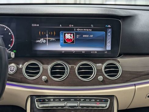 Used 2020 Mercedes-Benz E 450 4MATIC Sedan w/ Premium Package image 11