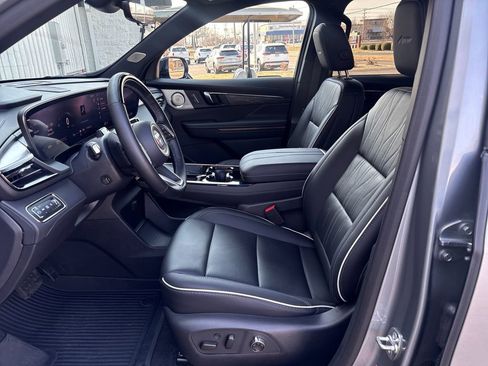 New 2025 Buick Enclave Avenir w/ Super Cruise Package image 12