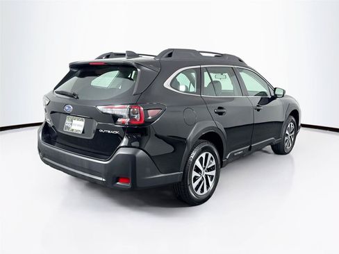 Used 2024 Subaru Outback AWD/4WD image 2